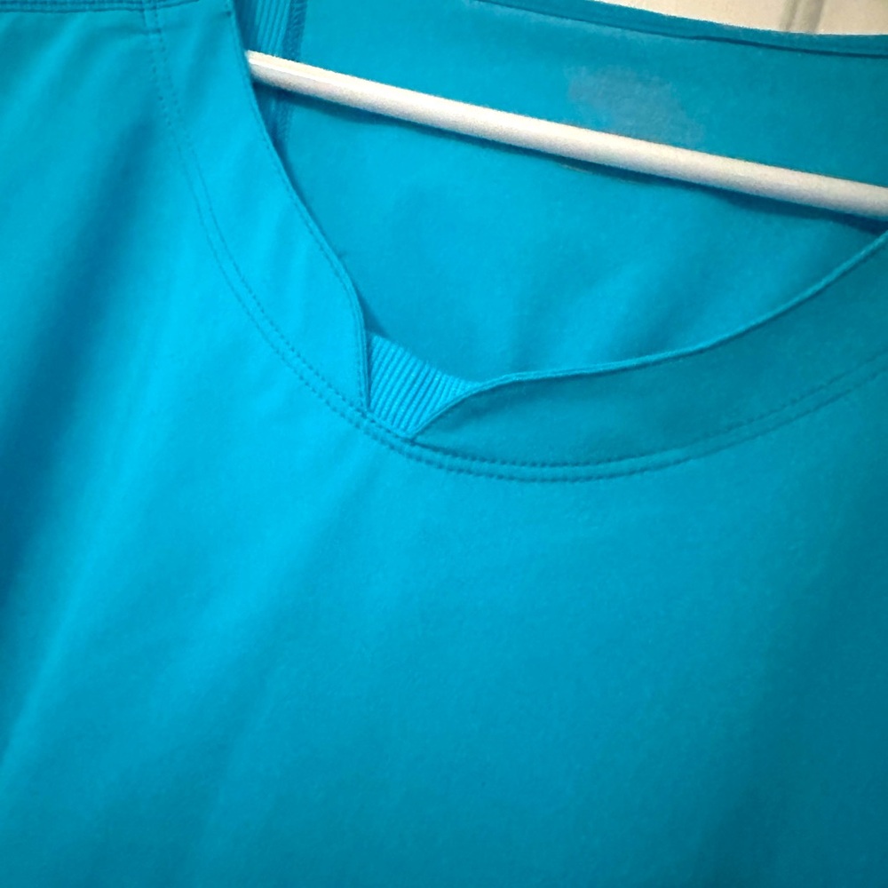 Infinity scrub top teal xxl like new